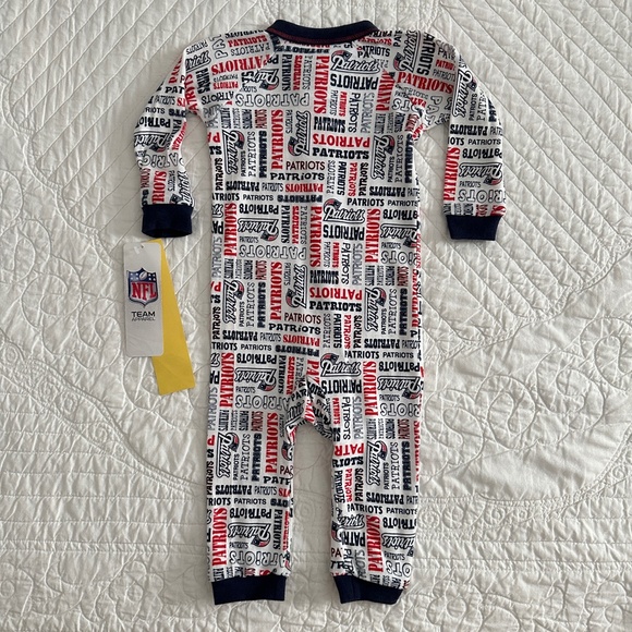 NWT NFL Team Apparel New England Patriots Baby Sleeper Onesie 12 Months - Picture 8 of 9